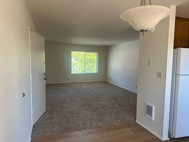 2 bed, 900 sqft, $3,200 — Photo 4