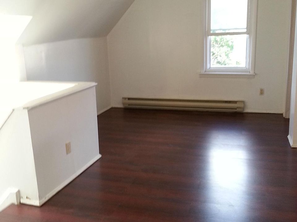 2nd image of 1347 Illinois Ave #22