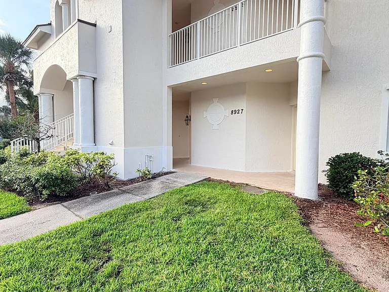8927 Sandshot Ct #A — Photo 2
