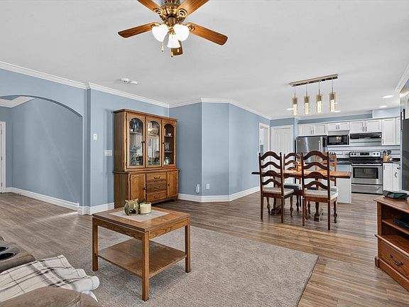 5th image of 6449 Blackwood Ln #64