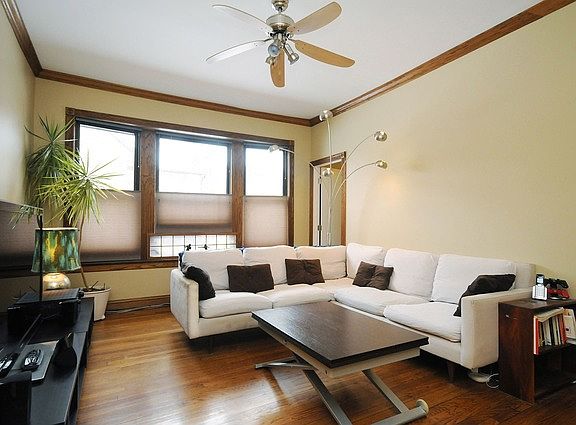 4th image of 5827 N Winthrop Ave #3N