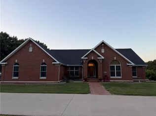 1313 SE Moore Rd, Saint Joseph, MO 64504