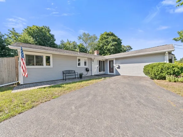 11 Nichols Rd, Peabody, MA 01960