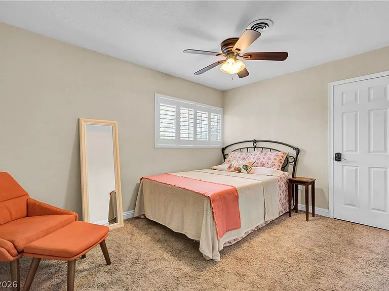 2712 W Oakey Blvd — Photo 27
