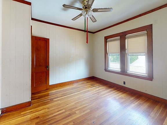 5th image of 48 Oak St