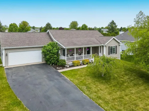 5094 Village Lane Ct, Traverse City, MI 49685
