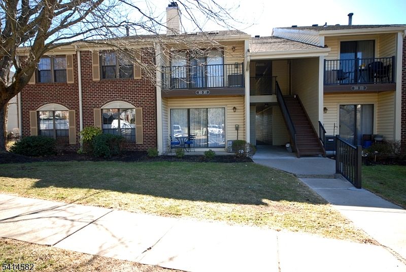 1st image of 164 Woodward Ln