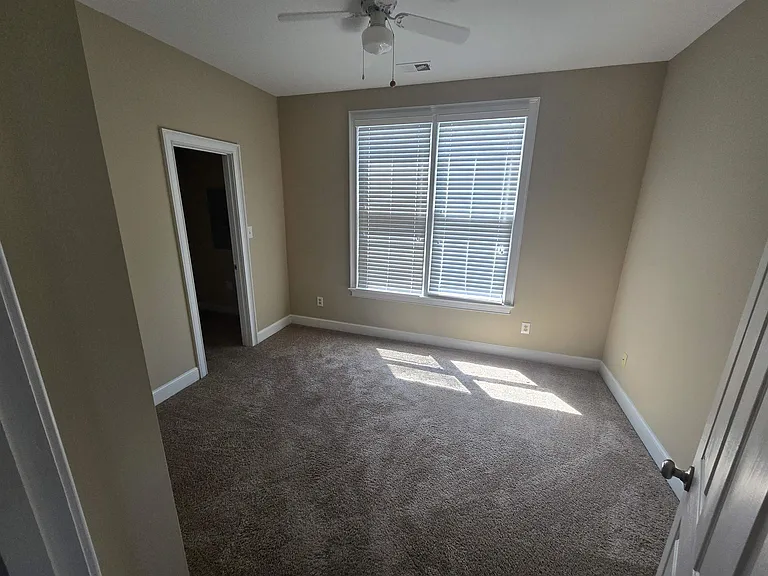 113 Village Ln — Photo 17