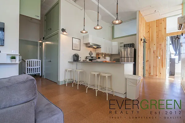 Rented by Evergreen Apartments BK | media 43