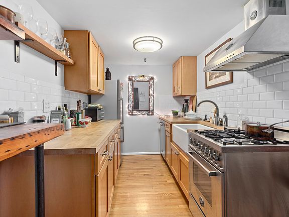 5th image of 15 Bergen St #1S