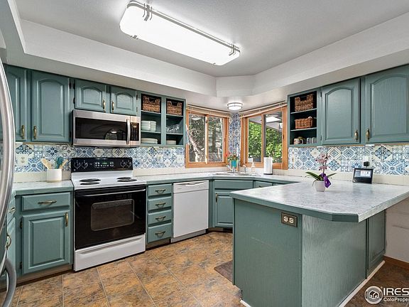 5th image of 437 Dennison Ave