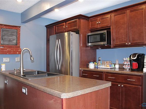 4th image of 855 Standish Dr
