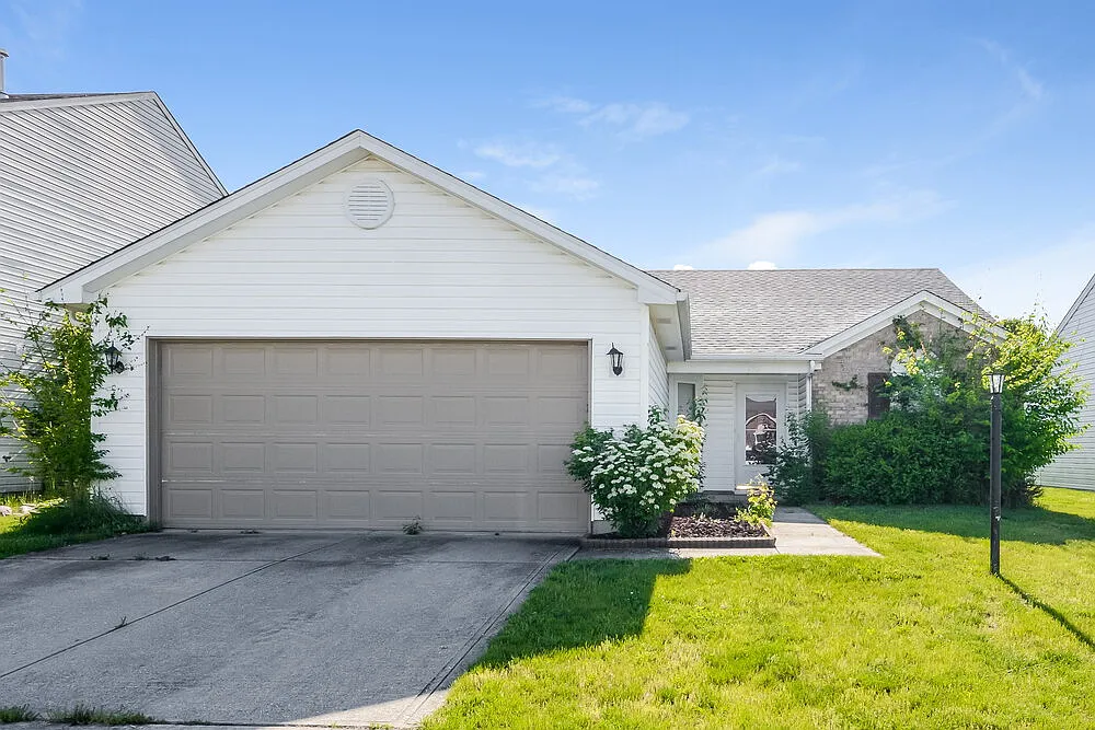 3 bed, 2.0 bath, 1207 sqft, $1,795 — Photo 1