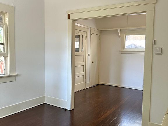 4th image of 1646 Maltman Ave