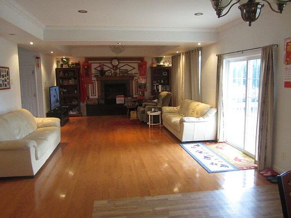 5th image of 6 Carlton Dr