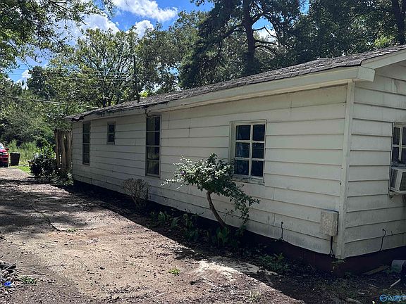 5th image of 1016 Penfield Dr