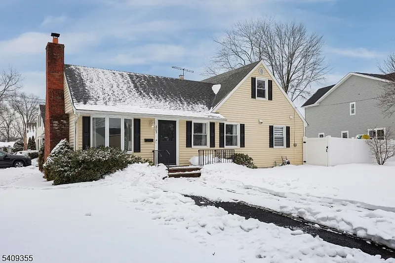205 West Ln photo 1