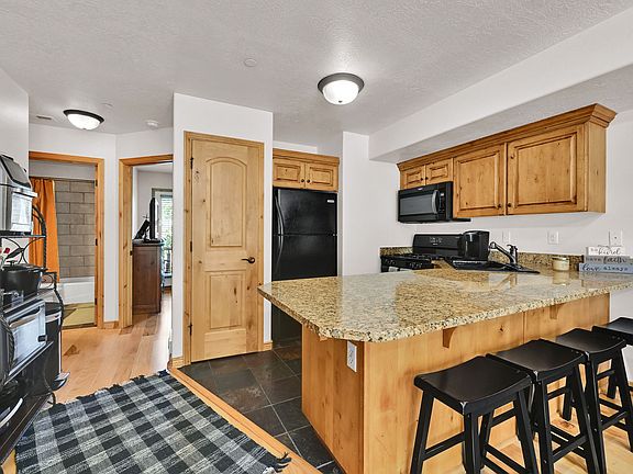 4th image of 5060 E Lake View Dr #1109