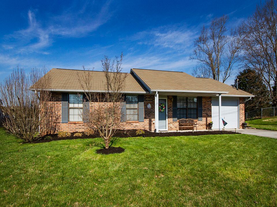 1st image of 831 Jennifer Dr
