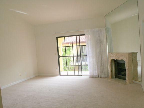 Large, bright master bed + huge walk in closet