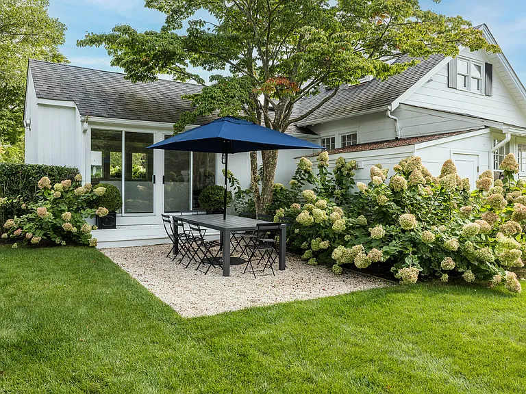 20 Chester Ave — Photo 34