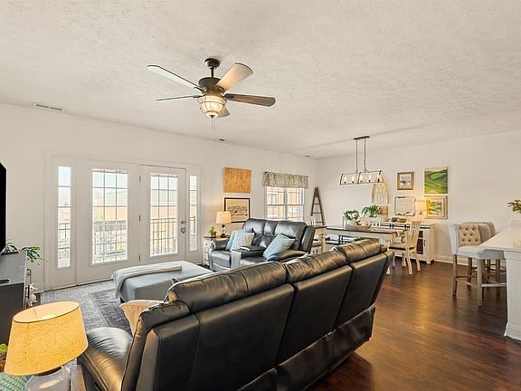 5th image of 101 Duncraig Dr Unit 210