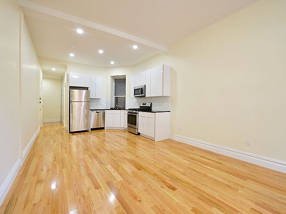 3rd image of 78 W 82nd St APT 1B