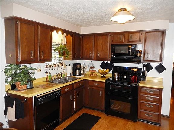 5th image of 609 Westchester Dr