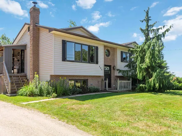 694 Main St, Lawrencetown, NS B0S 1M0