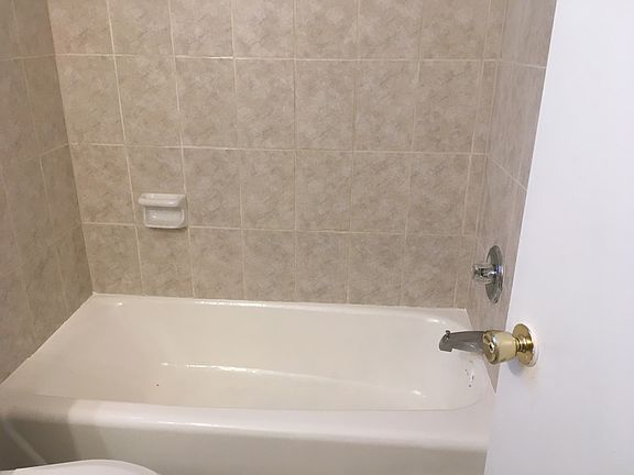 4th image of 1724 Johnson St #8