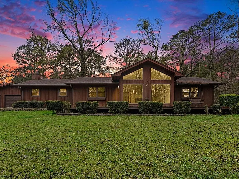 10 Gentry Dr — Photo 2