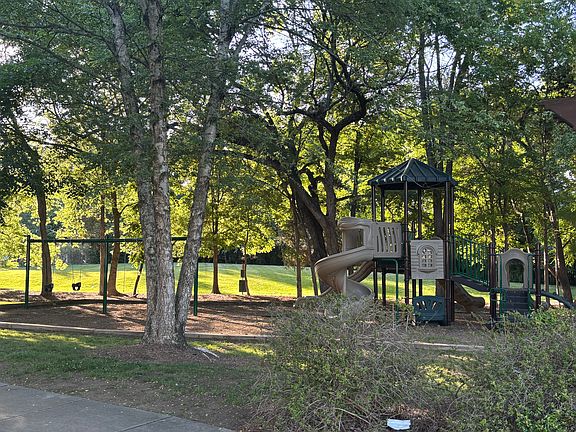 4th image of 9101 Griers Pasture Dr