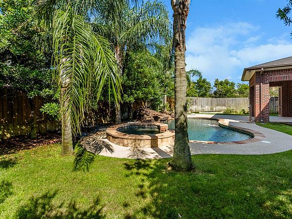 4th image of 6227 Duke Trail Ln