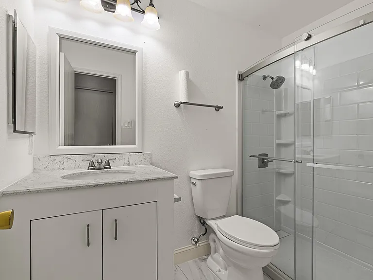 709 Chelsea Dr — Photo 11