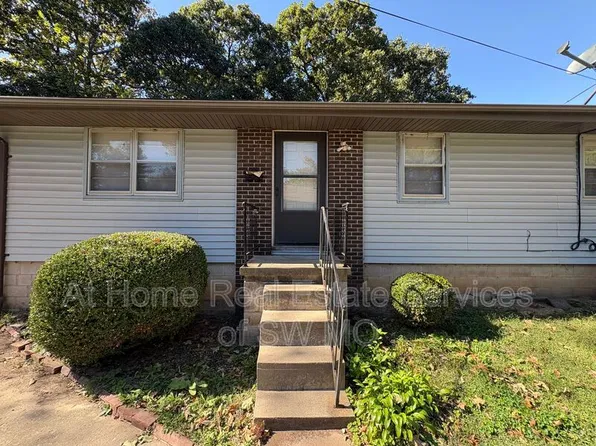 2002B E Monroe St, Springfield, MO 65802