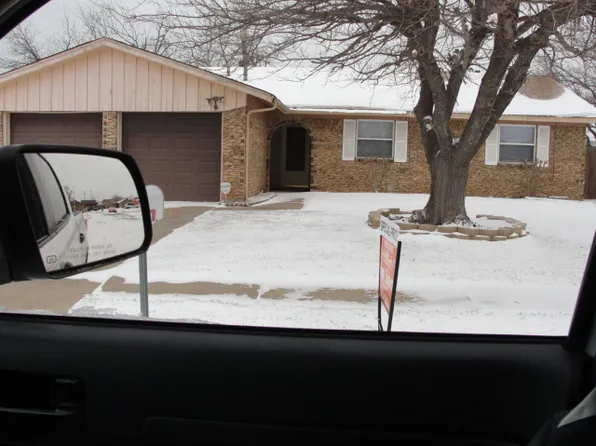 6409 NW Arrowhead Dr, Lawton, OK 73505