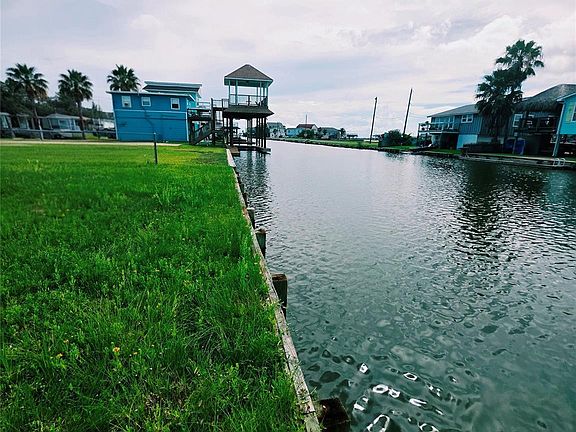 2nd image of 90 Bayou Vista Dr