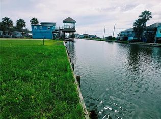 90 Bayou Vista Dr, Hitchcock, TX 77563