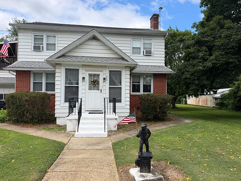 202-208 Main St #202 — Photo 1