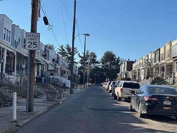 Exterior Neighborhood (street photo)