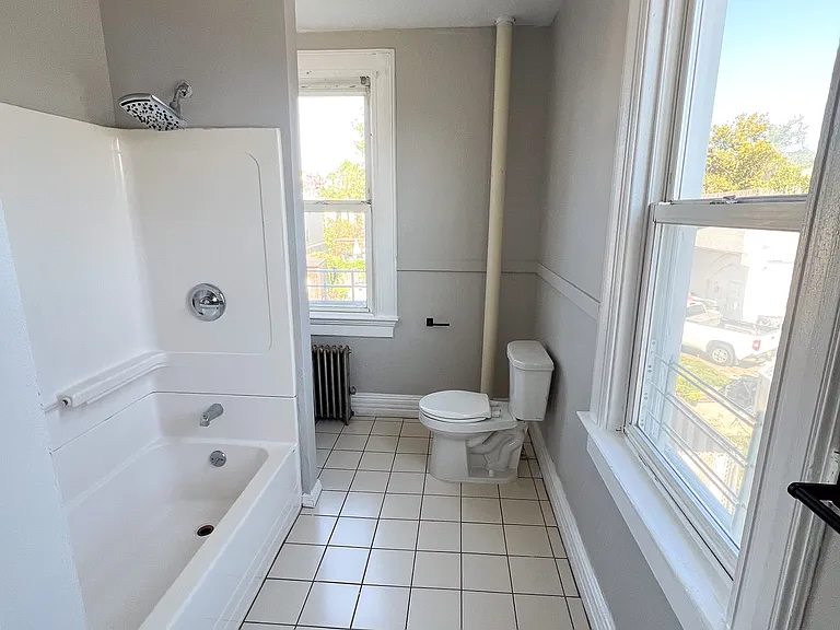 385 Stephens St #2 — Photo 10