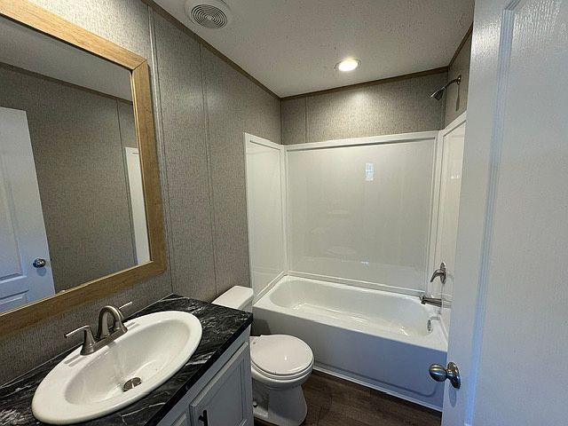 2nd Bathroom