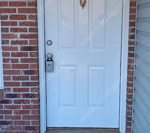 2nd image of 1000 Wildwood Ln