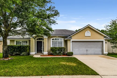 9135 Prosperity Lake Dr Photo 1