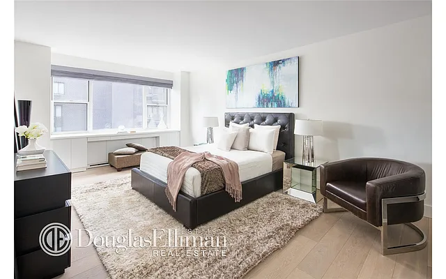 Sold by Douglas Elliman | media 15