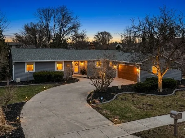 1866 Cliffview Ct, Oshkosh, WI 54901