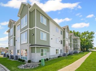 2414 N Neil, Champaign, IL 61820