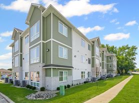 2414 N Neil