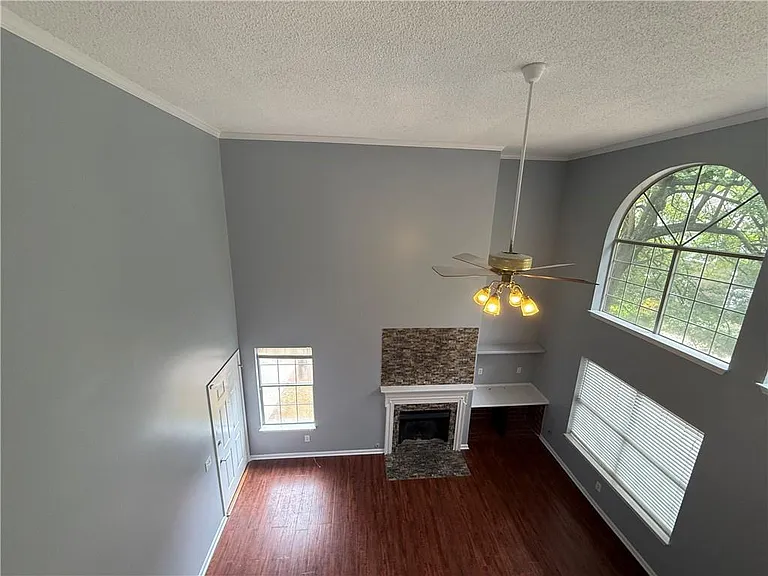 1024 Wiltshire Way — Photo 10