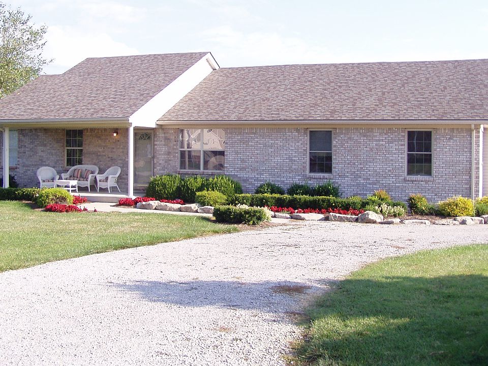1st image of 220 Pin Oak Dr